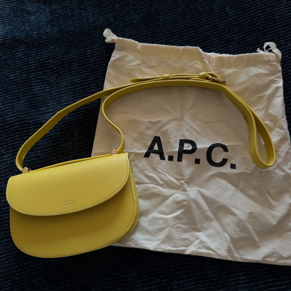 A.P.C. Mini Geneve Leather Crossbody Bag - soft lemon yellow